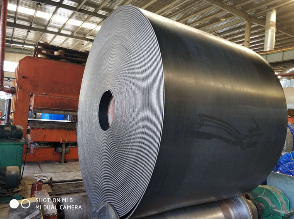 輸送帶彎曲度降低是什么導(dǎo)致的？