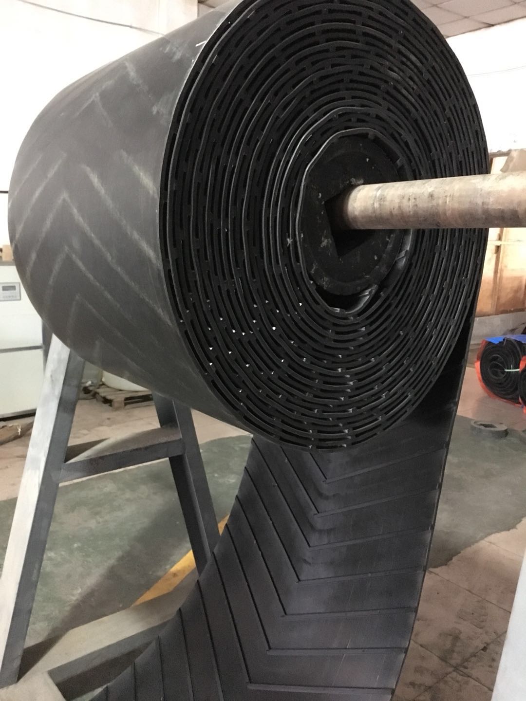 花紋輸送帶生產(chǎn)廠家，各類花紋輸送帶特點(diǎn)是什么？